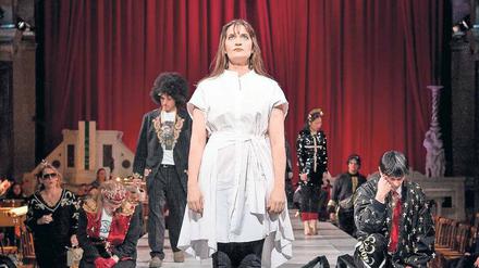 Im Glauben fest. Theodora (Ruby Hughes) in der Potsdamer Friedenskirche.