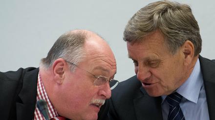 Hartmut Mehdorn (r) neben Horst Amann, dem damaligen Technischen Geschäftsführer des BER. 