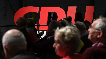 Zuhörer der Regionalkonferenz der CDU für Sachsen-Anhalt. 