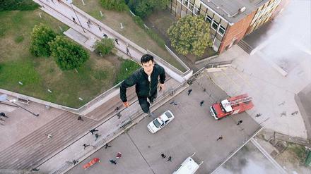 Teenager Aryan (Zsombor Jéger) kann plötzlich fliegen.