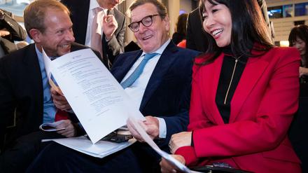 Zufrieden: Gerhard Schröder und seine Frau Soyeon Schröder-Kim. 