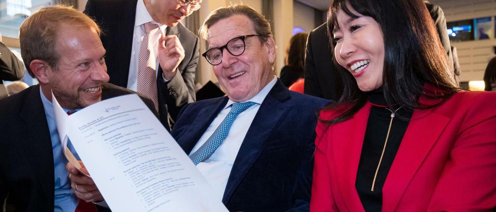 Zufrieden: Gerhard Schröder und seine Frau Soyeon Schröder-Kim. 
