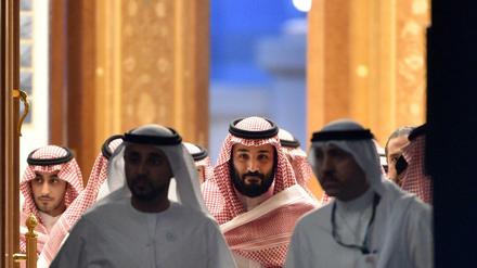 Unter Verdacht. Hat Mohammed bin Salman (M.) den Mord an Jamal Khashoggi befohlen? Lässt er in saudischen Gefägnissen foltern?