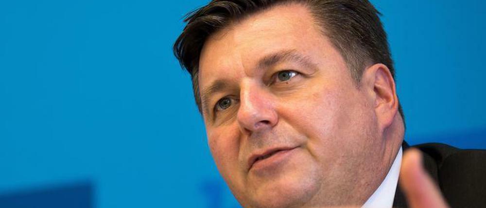 Innensenator Andreas Geisel (SPD) möchte Polizisten, Ämter, Bezirke und Justiz besser vernetzen.