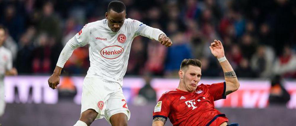 Düsseldorfs Dodi Lukebakio ärgerte nicht nur Niklas Süle, sondern die gesamte Bayern-Mannschaft.