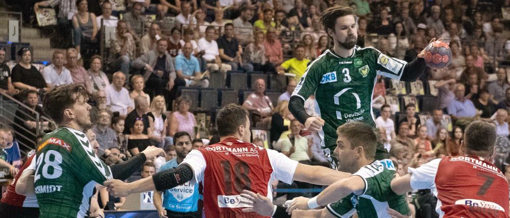 Hoffnungsträger. Fabian Wiede (am Ball) hat am Donnerstag sein Comeback gegeben und wird den Füchsen auch am Sonntag wieder helfen können. 