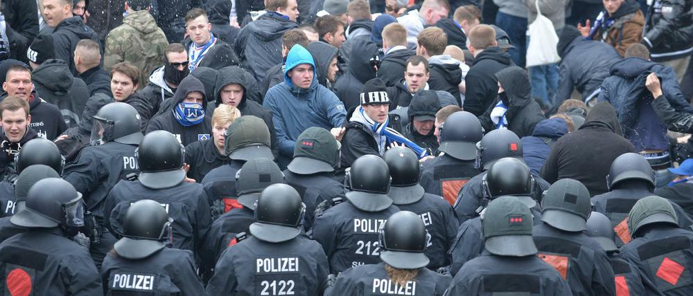 Die Polizeikosten sind teuer. Die Hansestadt Bremen will dafür nicht aufkommen.
