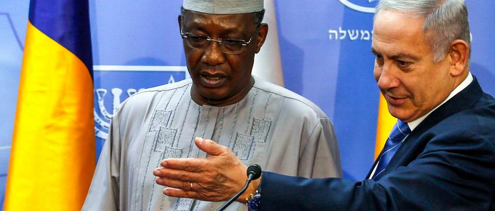 Tschads Präsident Idriss Déby bei seinem Staatsbesuch in Israel mit Ministerpräsident Benjamin Netanyahu.