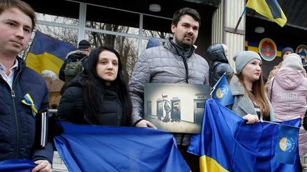 Ukrainer demonstrieren in Odessa gegen das Vorgehen der Russen vor der Krim.