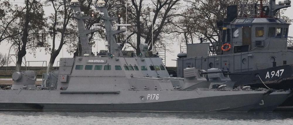Ukrainische Militärboote im Hafen von Kerch auf der Krim.