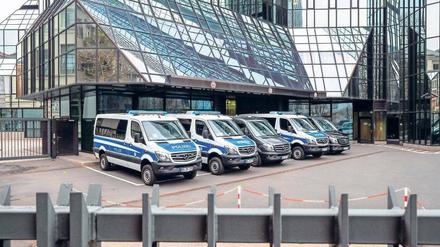 Polizei und Staatsanwaltschaft durchsuchten am Donnerstag die Deutsche-Bank-Zentrale in Frankfurt. 