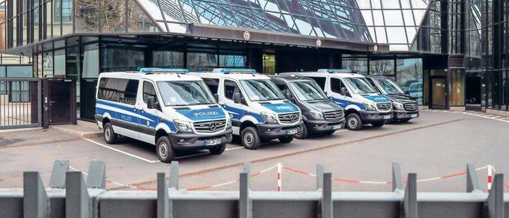 Polizei und Staatsanwaltschaft durchsuchten am Donnerstag die Deutsche-Bank-Zentrale in Frankfurt.
