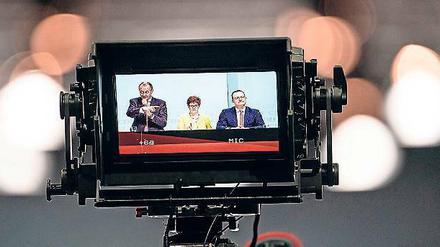 Wer folgt auf Merkel? Der Machtkampf der Kandidaten bewegt Deutschland.