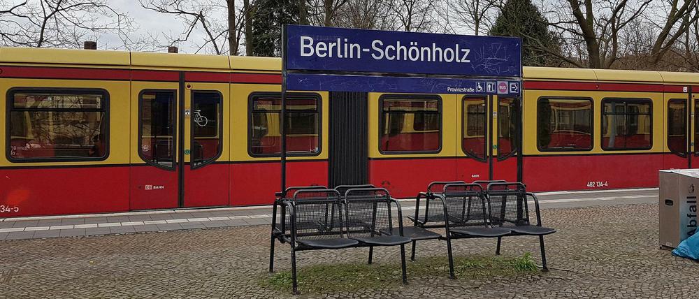 Die Züge endeten wegen der Razzia zwei Stunden lang im Bahnhof Schönholz.