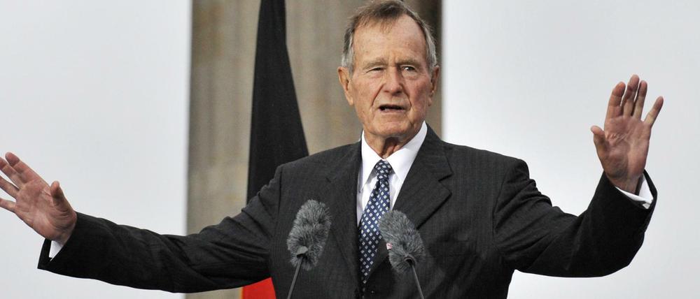 Vor zehn Jahren war Bush zu Gast bei der Eröffnung der neuen US-Botschaft in Berlin.