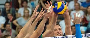 Unser Block. Die Alpenvolleys sind nach fünf Ligaspielen noch ohne Punktverlust. Der Klub entstand 2017 durch eine Kooperation des ehemaligen deutschen Bundesligisten TSV Unterhaching mit dem Volleyballteam aus Innsbruck.