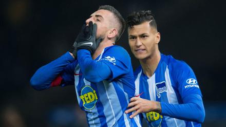 Grüppchenbildung. Bislang erhielt Kapitän Vedad Ibisevic (links) in dieser Saison stets den Vorzug vor Davie Selke. Am Samstag könnten beide in der Startelf stehen.