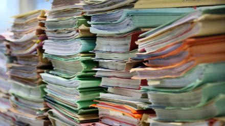 Kann das weg? In deutschen Amtsstuben gibt es viel Papier zu verwalten.