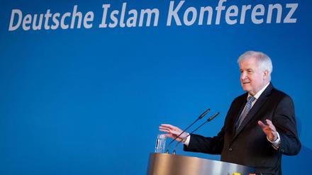 Horst Seehofer (CSU) spricht bei der Auftaktveranstaltung zur 4. Deutschen Islam-Konferenz.