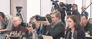 Die Medien halten gewöhnlich drauf. Marie Wilkes Film geht auf Distanz. 