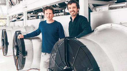 Christoph Gebald (links) und Jan Wurzbacher sind die Gründer von Climeworks. Ihre Anlagen saugen CO2 direkt aus der Luft.