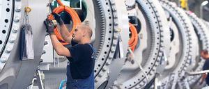Windkraftanlagen sind ein industrielles Hightechprodukt. Sie tragen aber auch zum „grünen Wachstum“ der Wirtschaft bei. 