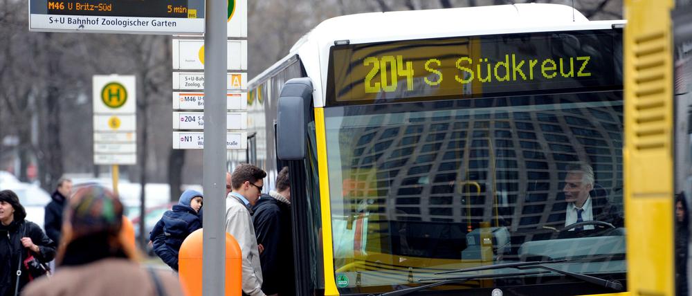 Ab dem nächsten Schuljahr sollen Schüler in Berlin kostenlos mit Bus, Bahn und Tram fahren.
