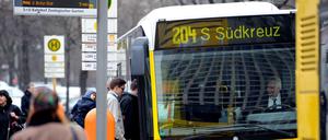 Ab dem nächsten Schuljahr sollen Schüler in Berlin kostenlos mit Bus, Bahn und Tram fahren. 