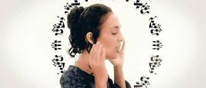 Ornamental. Szene aus der Videoarbeit „Twenty Two Letters“.