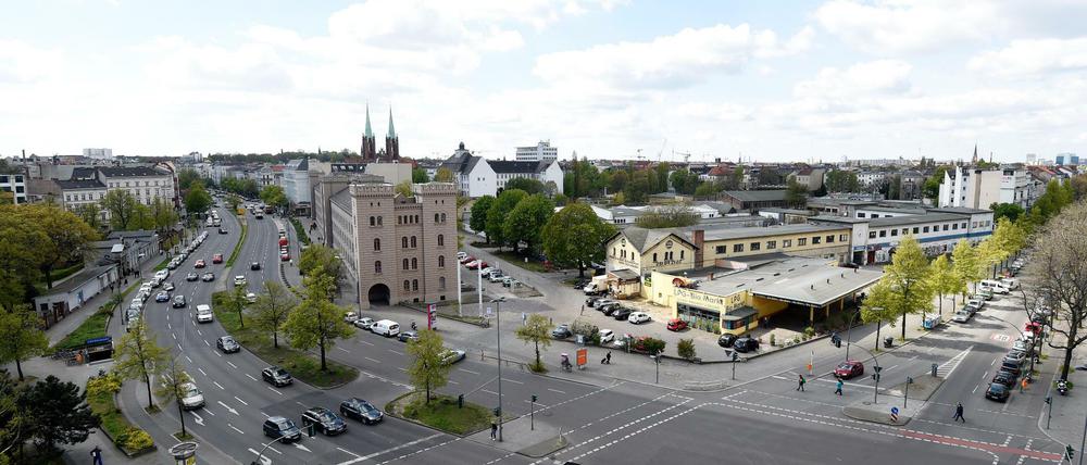 Das sogenannte Dragoner-Areal (im Sonnenschein rechts liegend) in Berlin-Kreuzberg.