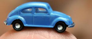 Es sind die kleinen Dinge, die viele Deutsche am Auto faszinieren: Hierzulande blüht die Szene der Modell-Sammler. Das Bild zeigt einen VW-Käfer aus den 70er-Jahren im Maßstab 1:160.