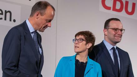 Die Kandidaten für den CDU-Vorsitz: Friedrich Merz (l-r), Annegret Kramp-Karrenbauer, und Jens Spahn (CDU).