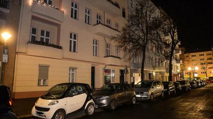 Vor einem Haus in der Rückertstraße ist ein Mann auf offener Straße erschossen worden.