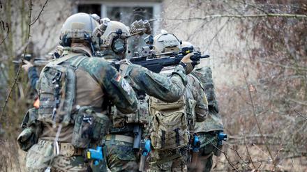 Bundeswehrsoldaten der Eliteeinheit Kommando Spezialkräfte (KSK) bei einer Übung 