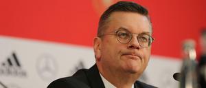 Verschnupft. Reinhard Grindel kann die Vorgehensweise der Drittliga-Klubs nicht nachvollziehen.