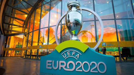 Es geht um den Cup. Die EM-Gruppenauslosung bescherte den deutschen machbare Gegner.