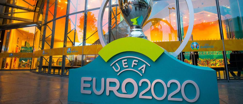 Es geht um den Cup. Die EM-Gruppenauslosung bescherte den deutschen machbare Gegner.