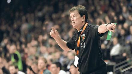 Gestenreich. Coach Petkovic freut sich über seine Rückkehrer. 