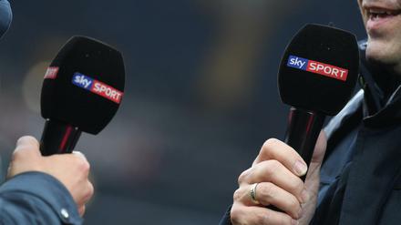 "Sky" muss sparen - und fängt bei den Zweitligisten an. 