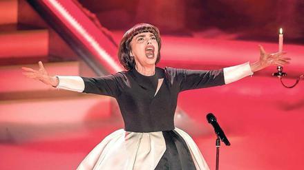 ARD-Alternative zu Netflix? Mireille Mathieu singt sich beim „Adventsfest der 100.000 Lichter“ die Kehle aus dem Leib.