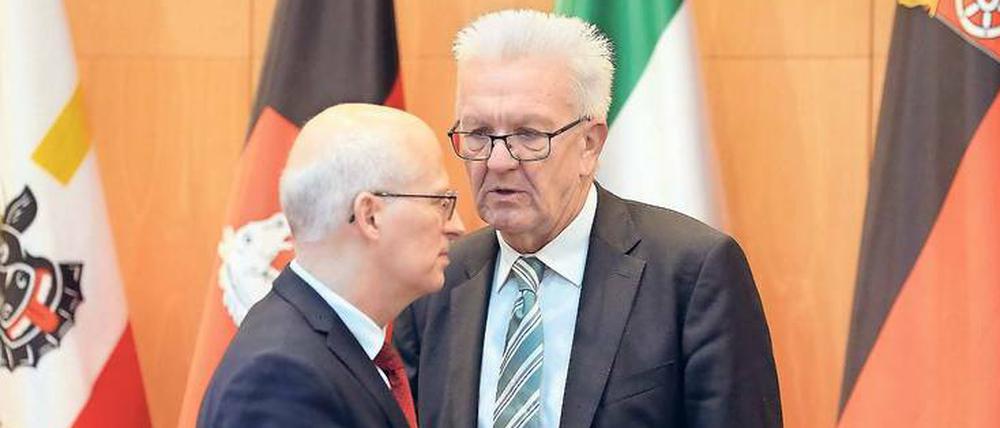 Hamburgs Bürgermeister Tschentscher (l.) und Baden-Württembergs Ministerpräsident Kretschmann