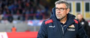 Trainer Urs Fischer bleibt noch ein bisschen in Berlin-Köpenick.