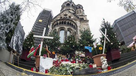 Amri steuerte einen Sattelzug auf den Weihnachtsmarkt an der Gedächtniskirche und tötete damit elf Menschen.