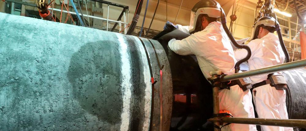 Arbeiten an einem umstrittenen Projekt: Die Gaspipeline Nord Stream 2 wird auf einem Verlegeschiff verschweißt.