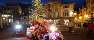 Reich, reicher, Schweiz: Wo der Weihnachtsmann Harley fährt, ist man auch großzügig in Steuerfragen. 