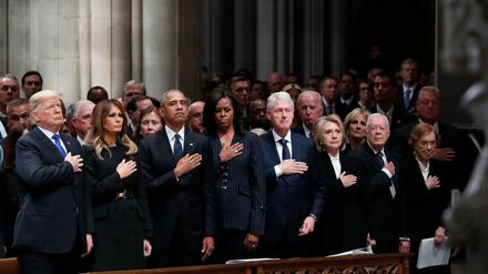 Abschied: Donald und Melania Trump, Barack und Michelle Obama, Bill und Hillary Clinton, Jimmy und Rosalynn Carter.
