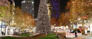 Schöne Kulisse fürs Shopping: Weihnachtsdeko am Ku'damm