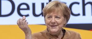 Kleiner Hinweis, der Nikolaus (siehe Bild) war es nicht, der Bundeskanzlerin Angela Merkel zum Aufstieg verhalf.