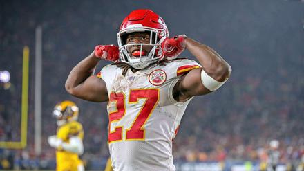 Kareem Hunt hat eine Frau zu Boden gerammt und nach ihr getreten.