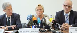 Helmut Holter (l-r), Präsident der Kultusministerkonferenz, Susanne Eisenmann (CDU), Ministerin für Kultus, Jugend und Sport in Baden-Württemberg und Ties Rabe (SPD), Schulsenator in Hamburg.